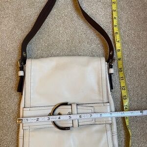 Beautiful Off-White Coach Hobo Leather Shoulder Bag
